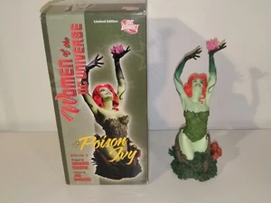 Dc Bust Women Of The Dc Universe Poison ivy - Picture 1 of 1