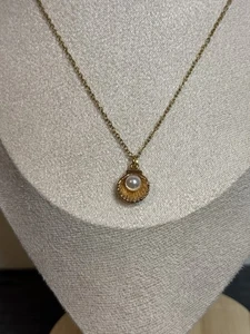 NEW Handmade Gold/Pearl Seashell Necklace | 18 Inches - Picture 1 of 5