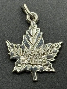 Niagara Falls Canada Maple Leaf Charm Rembrandt 925 Y19 - Picture 1 of 8