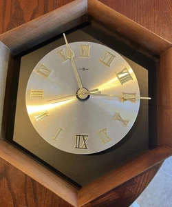 Vintage MCM Howard Miller Hexagon Wanduhr Arthur Umanoff / George Nelson Design - Bild 1 von 3