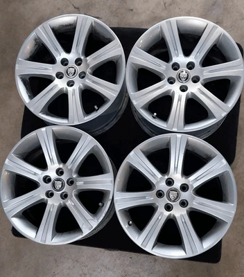 C2P1010 Disco ruota post. in lega SX JAGUAR XF 1a Serie (X250) 4.2 SV8 S/C Ber. - Immagine 1 di 4