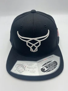 Cappello Berretto Old Bull Logo 110 Flexfit Nero Uomo Grafica Regolabile Snapback Taglia Unica - Foto 1 di 7