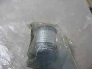 Neu im Karton Clippard NORTHEAST FLUDICS 2010 FLUIDAMP 3-WEGE NC VORGESTEUERTES VENTIL P9706 - Bild 1 von 2