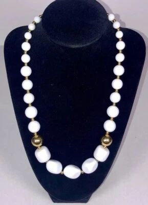 Collar Liz Claiborne Blanco Trozo Lucita Tono Dorado Clásico Vintage Años 80 Foto 1 de 4