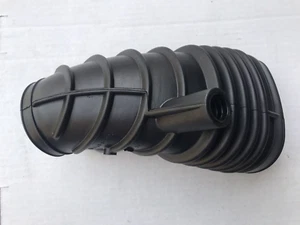 GENUINE BMW 13-71-1-247-031 Intake boot E36 318i - Z3 1.9 liter "NEW OLD STOCK" - Picture 1 of 5