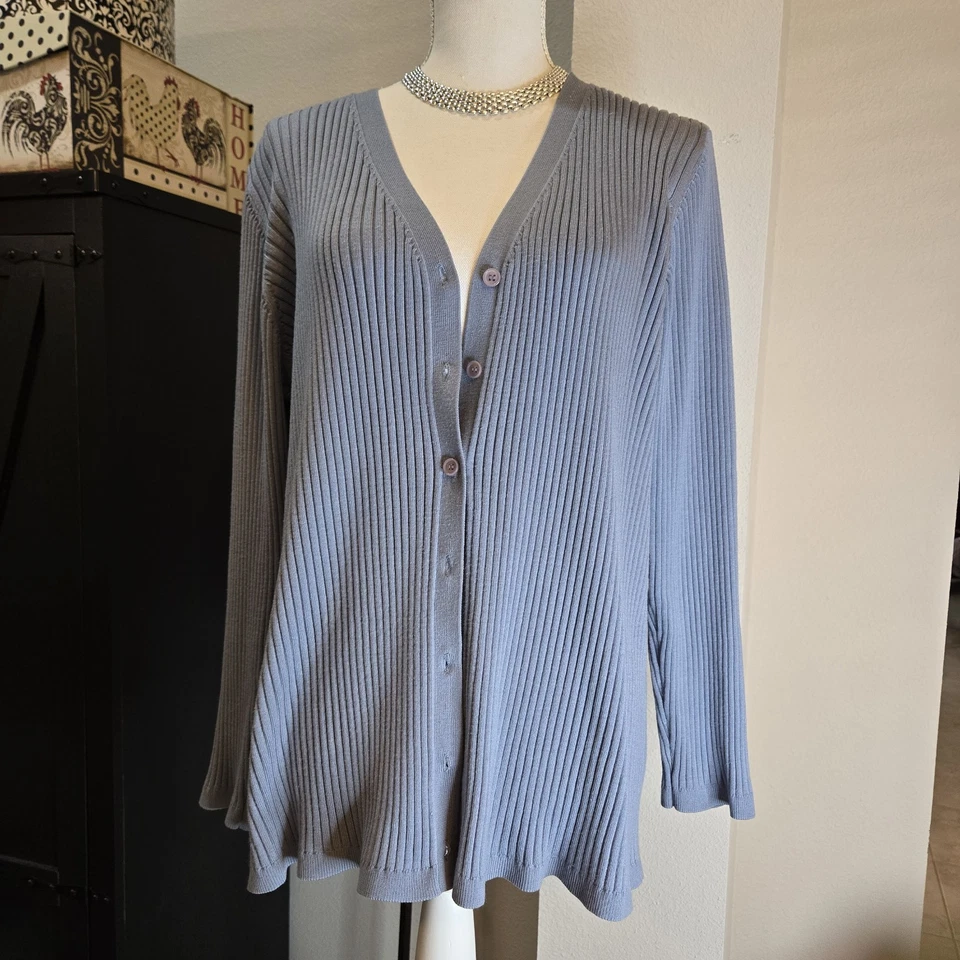 Lane Bryant Cardigan Sweater Women’s Size 22/28  V-Neck Button Up. 37 - Image 1 of 4