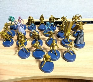 Bandai Saint Seiya Mini Figuren Auswahl 24 Komplettsatz mit Aufsteller - Bild 1 von 6