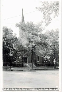 Chippewa Falls prima chiesa presbiteriana RPPC foto reale 1950 WI - Foto 1 di 2
