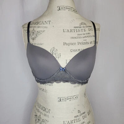 Sujetador Gilly Hicks Ligeramente Forrado Demi Talla 34C Gris Encaje Ribete Abercrombie & Fitch Foto 1 de 4