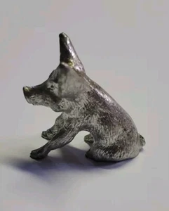 "Mini figura de cerdito de 1 y 1/4"" de peltre vintage miniatura animal marcada MM - Imagen 1 de 8