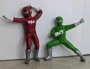 Red & Green Karate Space Ranger Actionfiguren - 2 Figuren Konvolut - Bild 1 von 12
