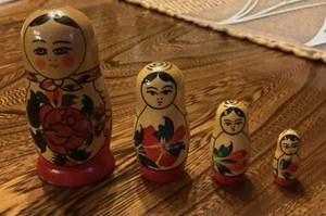 Matryoshka Russian USSR Nesting Doll Red CCCP 1970s 4Pc Vintage - Motherless - Picture 1 of 3
