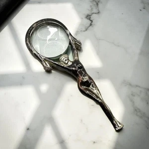 Lupa vintage decorativa dama desnuda tono plata tocador pinup decoración - Imagen 1 de 6