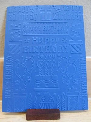 Tarjeta de feliz cumpleaños hecha a mano en relieve Foto 1 de 3