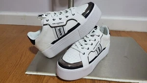 NEW KARL LAGERFELD PARIS WOMEN'S VIOLET LEATHER PLATFORM SNEAKER SIZE 6.5M - Picture 1 of 5