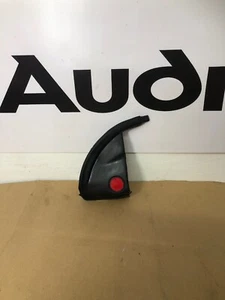 Audi TT MK1 98-06 8N COUPE O/S RECHTE TÜRKARTE GUMMI ENDKAPPE BEFESTIGUNG 8N0837778F - Bild 1 von 3