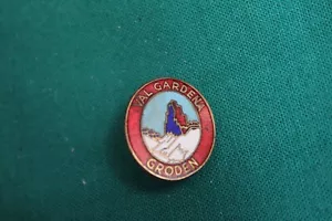 L68- SPILLA PINS -VAL GARDENA- GRODEN -ROSSO SMALTO MONTAGNA SCI NEVE COIN - Picture 1 of 4