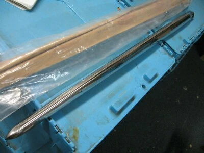 Nuevo de Lote Antiguo Mopar 1955 Dodge Custom Royal 4 puertas cuarto inferior izquierdo panel moldura 1599628 Foto 1 de 3