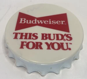 Vintage Budweiser Barkeeper Flaschenöffner Magnet mit zwei Arten von Öffnern - Bild 1 von 3