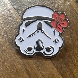 Spilla Storm Trooper tono argento fiore di ibisco Aloha Trooper - Foto 1 di 2