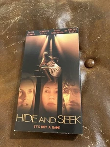 Hide And Seek (VHS, 2005) Robert De Niro, Dakota Fanning -Thriller - Picture 1 of 3