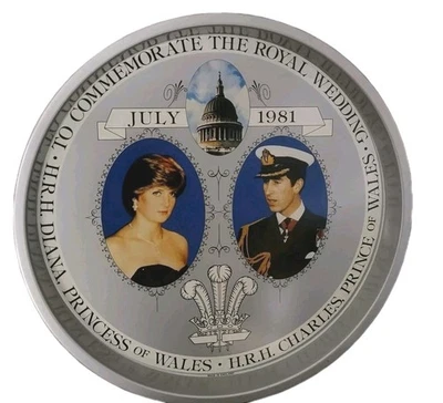 Prince Charles & Diana Tin Tray Round enamel 1981 Royal Wedding VTG - Image 1 of 4