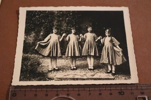 splendida vecchia foto - gruppo ragazze - lucciole ? anni 20-30  - Foto 1 di 3