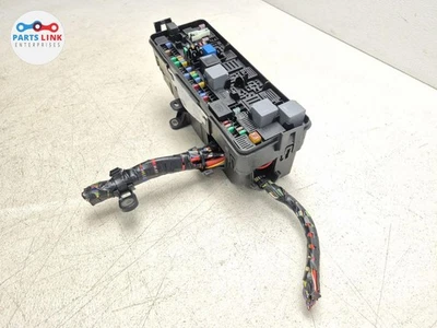 2020-23 Land Rover Defender 110 Rear Fuse Box Power Fusebox Relay 3.0L MHEV L663 - Image 1 of 4