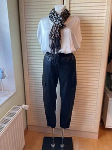 Tolle Hose im Joggingstyle von RICH&ROYAL schwarz Lederoptik Gr. 34 - Bild 1 von 4