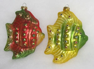 CHRISTMAS TREE ORNAMENTS GLASS ANGEL FISH SET of TWO TROPICAL AQUARIUM TYPE FISH - Picture 1 of 10