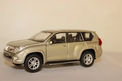 WELLY Toyota Land Cruiser Prado. Escala 1:43 Foto 1 de 4