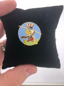 Collectible Olympic Pin US Sam the Eagle Javelin Los Angeles 1984 - Picture 1 of 2