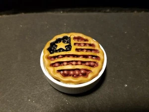 Berry Flag Deep Dish Pie for Playscale/Fashion Doll Dioramas - Picture 1 of 7
