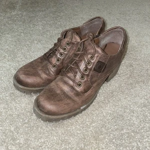 Botines bajos B-52 by Bullboxer para mujer tacón grueso marrón talla 9 - Imagen 1 de 9