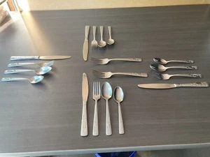 Four place settings of rare design Oneida silverware  - Picture 1 of 10