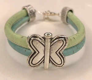 Naturkork Armband, veganes Holzarmband, Korkschmuck, Schmetterling Charm  - Bild 1 von 8
