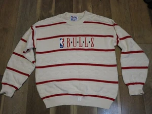 Nutmeg Mills Men's Ivory/Red Vtg Chicago Bulls NBA Sweater Made In U.S.A Sz L - Picture 1 of 12