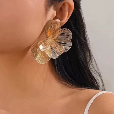 Elegante Blüten Blätter - Halbe Blume - Ohrstecker für Frauen - Gold - Modern - Bild 1 von 4
