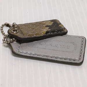 Llavero Coach Bag Charm etiqueta colgante logotipo en relieve - Imagen 1 de 13