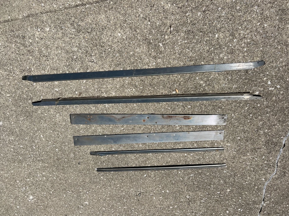 Fiat 124 Spider 2000 1979 placas de alféizar cromadas y más originales Foto 1 de 1