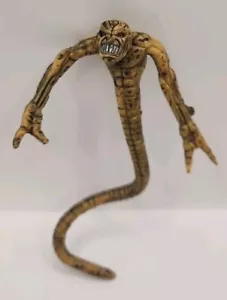 Vintage 1997 McFarlane Toys Grave Spawn Digger Accessory Gold Demon - Bild 1 von 3