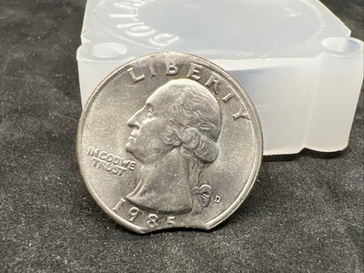 Double Clipped 1985 D 25c Washington Copper Nickel Quarter Error Coin BU UNC - Image 1 of 4