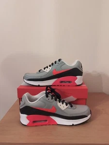 YOUTH NIKE AIR MAX 90 LTR CD6864 021 LIGHT SMOKE BRIGHT CRIMSON US YOUTH SIZE 5Y - Picture 1 of 5