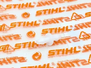 HT103 HT133 Potatore a palo tubo carburante pezzo di collegamento vero OEM STIHL originale - Foto 1 di 3