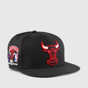70282734 NEW ERA Chicago Bulls 3 Peat Side Patch Snapback Hat /BLACK-RED/WHITE - Picture 1 of 2
