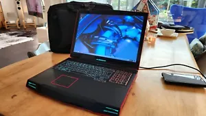 Alienware Dell M17x, 2x ATI Radeon HD 5870 Crossfire I7, FHD ! SAMMLERZUSTAND ! - Bild 1 von 20