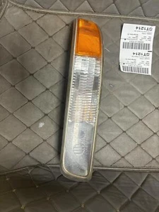Fog/mark/park/turn Light/lamp SUBURBAN 1500 Left 00 01 02 03 04 05 06 - Picture 1 of 4