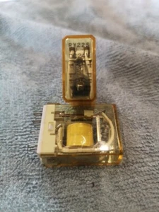 Idec RY22S-U DC24V - Picture 1 of 5