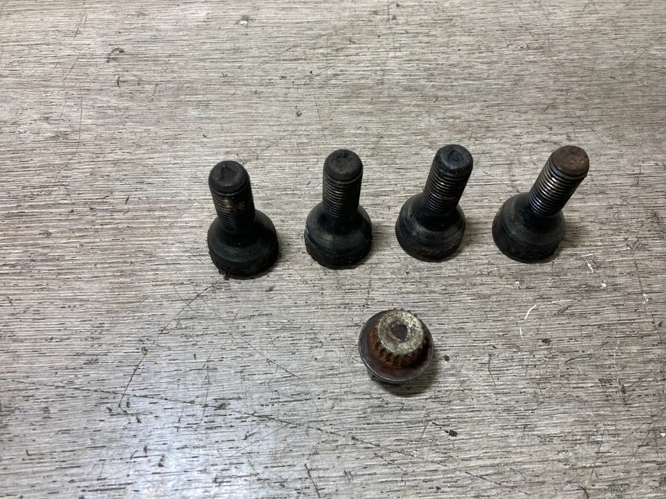 Mini Cooper 2003 juego de tuercas de rueda de bloqueo con llave Foto 1 de 3