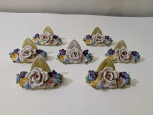 Set 7 portacarte vintage porcellana fiori biscotto floreale tavolo posto nome - Foto 1 di 24
